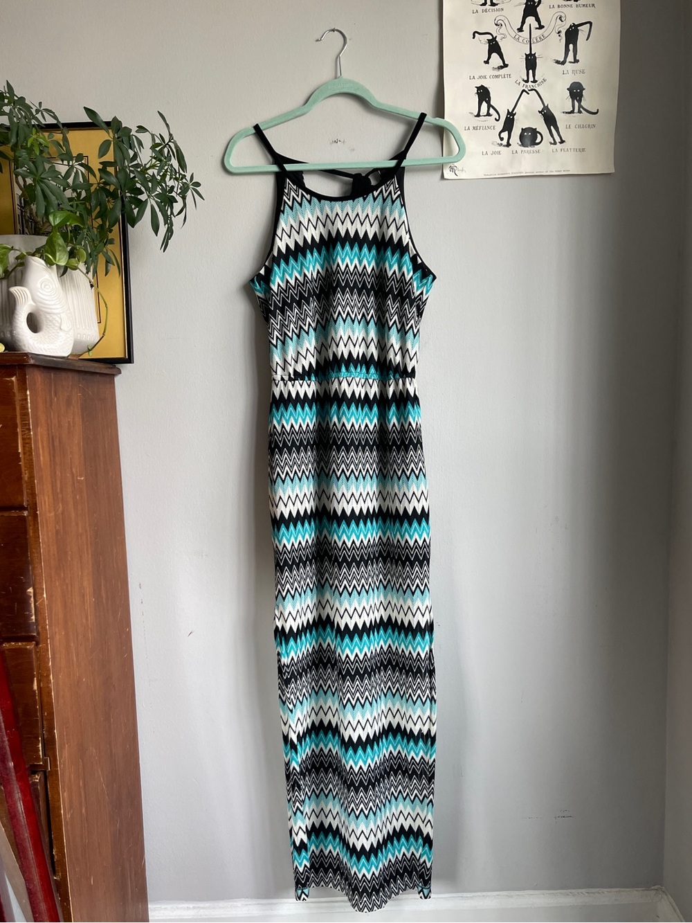 Vintage Y2K Sleeveless Halter Chevron Maxi Dress in Black, White & Teal Size 6